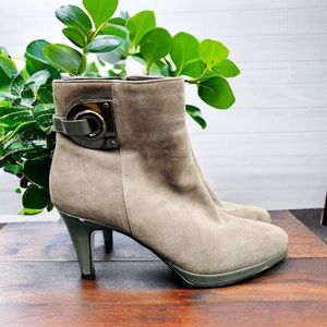 Bandolino Gray Heeled Suede Ankle Boots | Size 6.5